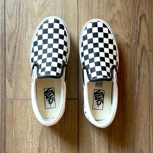 Vans Checkerboard Platform Slip-Ons! Women’s size 6. CLASSIC